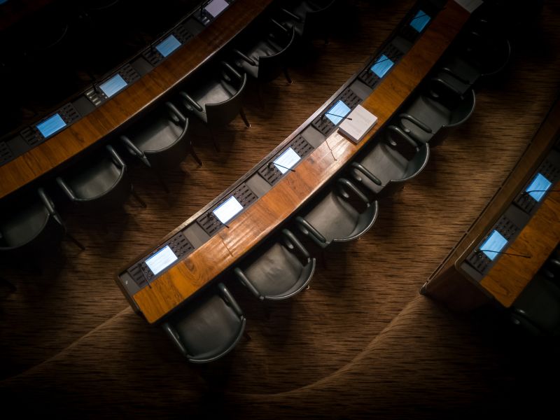 Empty Chairs. Joakim Honkasalo, Unsplash