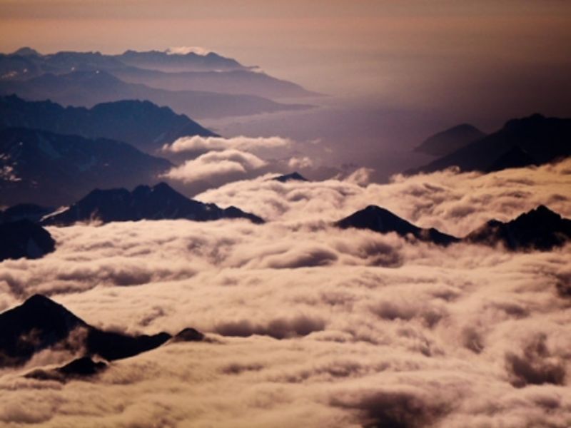 Image: Peaks through the clouds by flickr user pdvos (CC BY-NC-ND 2.0)