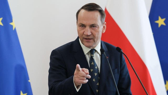 Polska grozi wykonaniem nakazu aresztowania, jeśli Putin przyleci na szczyt z Trumpem