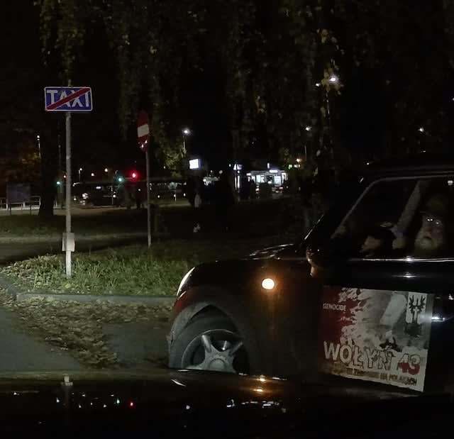 Naklejka na samochód