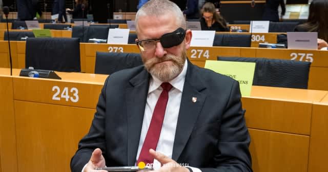 Parlament Europejski uchylił immunitet Grzegorzowi Braunowi. Europosłowie PiS byli przeciw