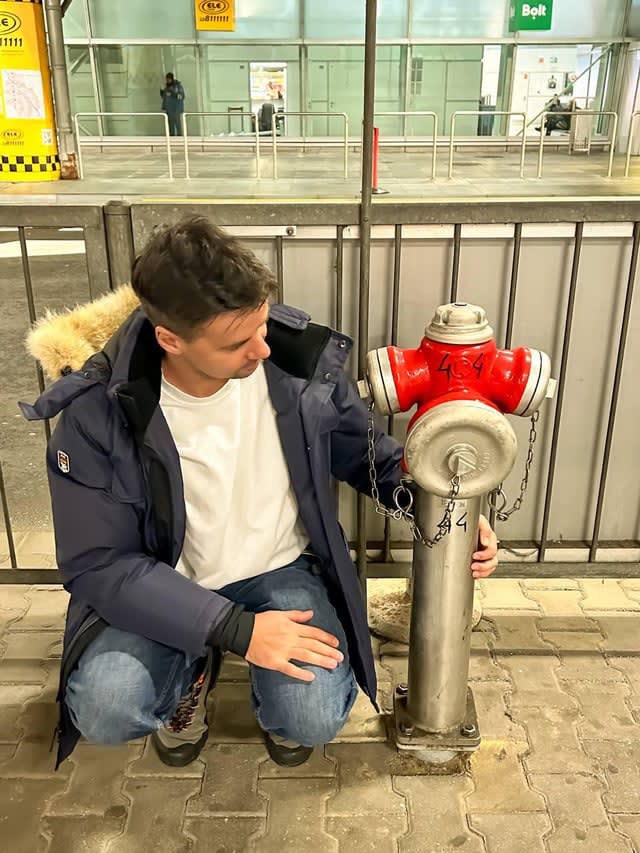 Follow-up: I wipe this hydrant at WAW clean every time we meet. Apparently, I also took a picture with it.