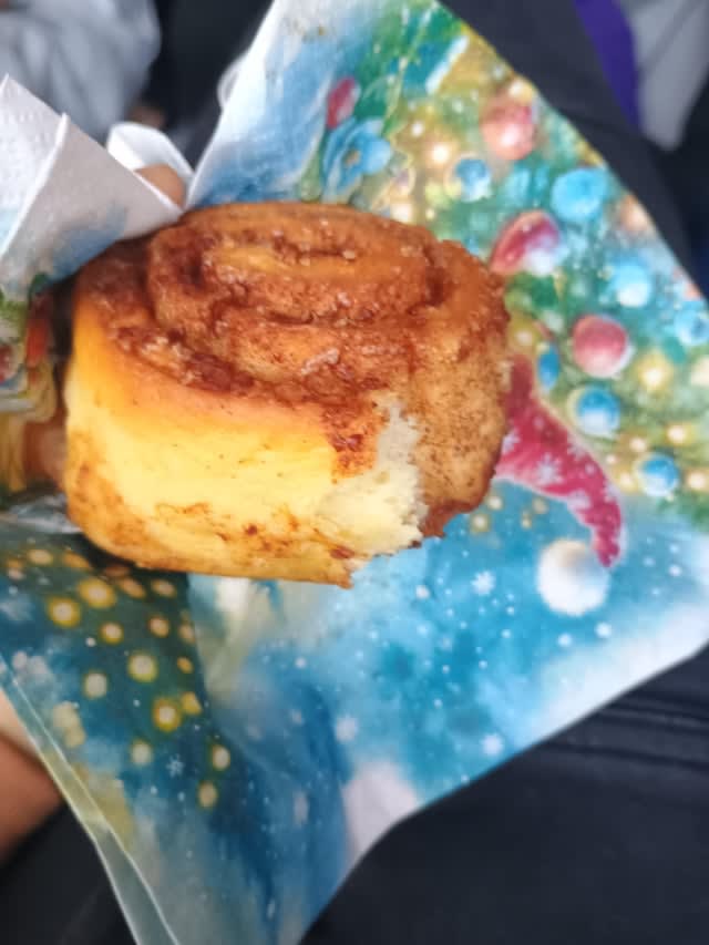 kupiłem sobie cynamonka za 3 polskie złoty