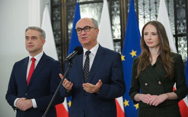 Zeszłoroczni faworyci na przewodniczącego Nowej Lewicy, Gawkowski i ADB, ogłaszają z Czarzastym, że jedynym kandydatem będzie Czarzasty xD