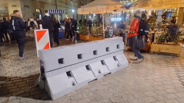 Śmiejemy się z zagranicznych , ale importujemy ich rozwiązania