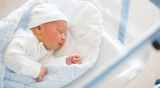 Poland's fertility rate falls to record low, with 90 districts below 1.0