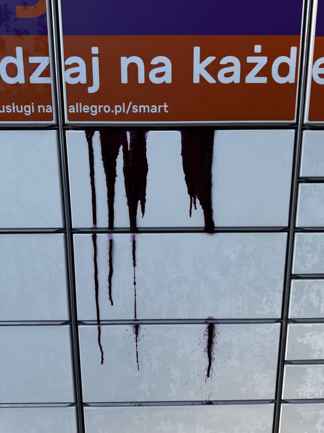 Ktoś zamówił demona do paczkomatu obok mnie