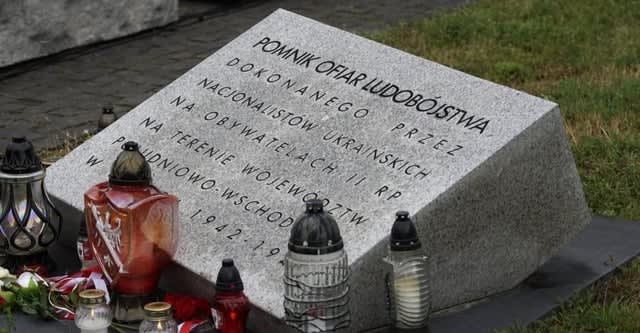 Poland criticises head of Ukrainian state history institute for downplaying WWII massacres