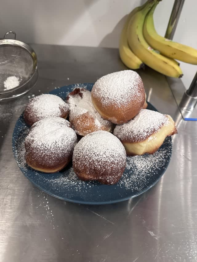 My Polish friends told me to bake Paçzki