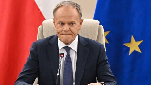 Tusk warns Nawrocki that blocking billions of euros in EU defense loans would amount to a “betrayal of national interests".