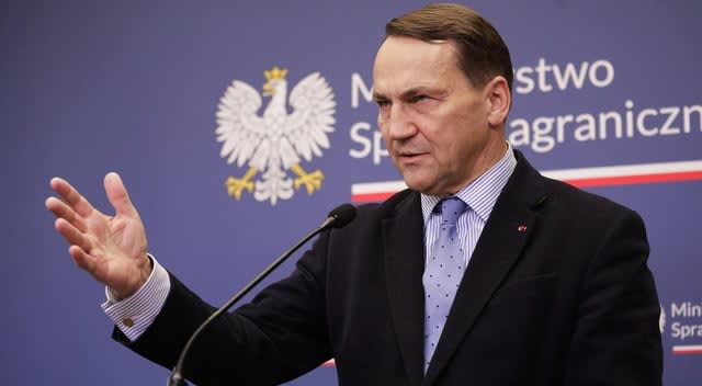 Poland’s Sikorski says Germany, France ‘too weak’ to rule Europe