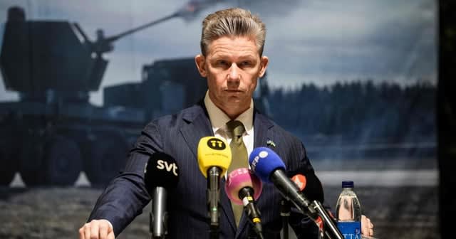 Szwecja rezygnuje z programu SAFE. Władze podały powód (z uwagi na niskie zadłużenie, mogą pozyskiwać środki na rynkach międzynarodowych na lepszych warunkach, niż oferuje Unia)