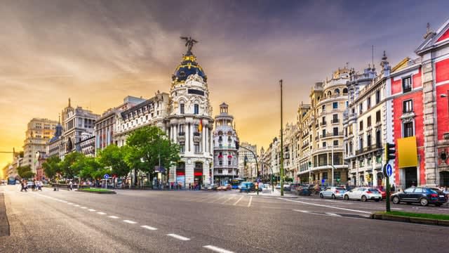 Poland overtakes Spain in average income per person