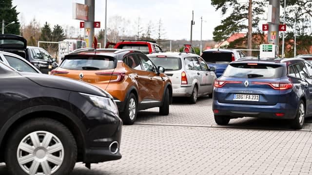 German drivers flood Polish border towns in search of cheaper fuel