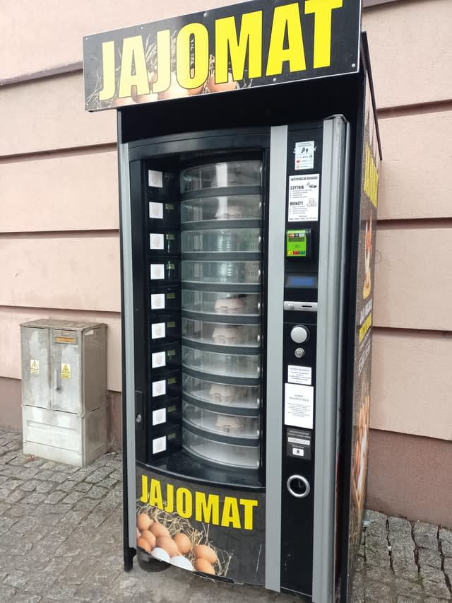 Jajka w automacie xd