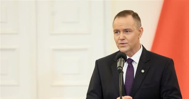 Polacy ocenili weto prezydenta Nawrockiego w sprawie SAFE. Pierwszy taki sondaż po decyzji głowy państwa [57% negatywnie, 34% pozytywnie]