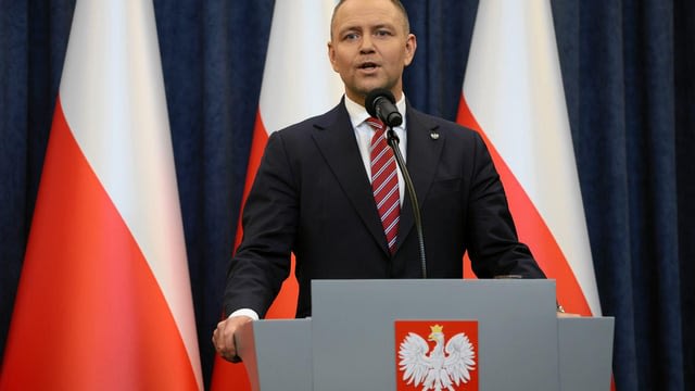 Nawrocki jedzie na Węgry. Udzieli poparcia Orbanowi. Tusk: Fatalny błąd