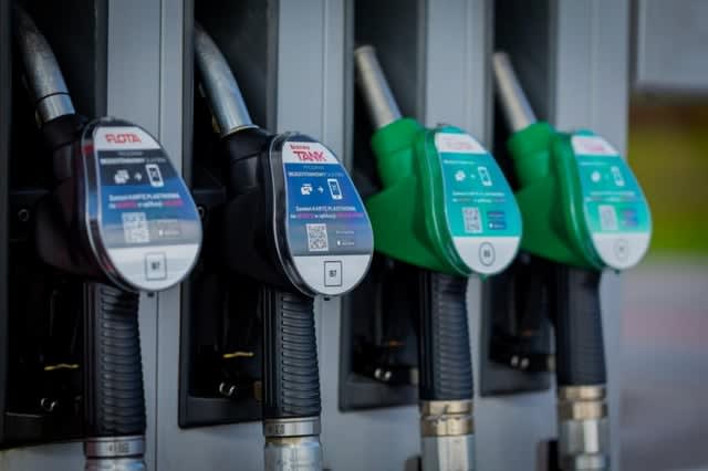 Polish government to cut VAT on fuel as diesel prices rise to all-time high