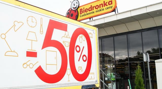 UOKiK wymusił zmiany w kasach w Biedronce i Lidlu. Koniec z "rebusami"