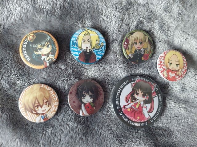 Stare przypinki z Yatta