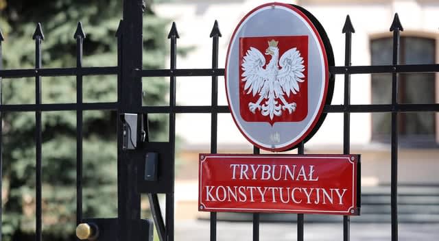 Polish constitutional judges sworn in parliament without president amid legal dispute