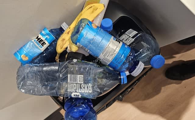 Lately, I've been seeing a lot of people at the gym (I've checked out a few since I do multiple sports) just tossing bottles with deposits. Do they seriously not know, or are they just so rich they don't care about 50 gross?