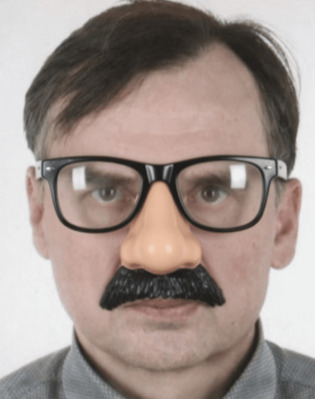 Mamy to - wybory na Węgrzech wygrywa Zbignow Rzobrosz!