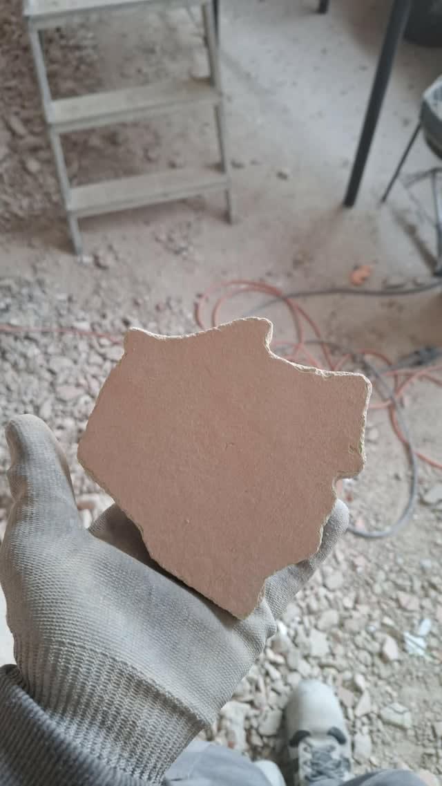 Chyba mam bardzo patriotyczne tynki. No nie dają się złamać.