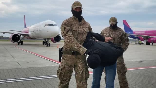 Swedes assaulted and robbed Norwegians in Gdańsk. Knife used in a brawl.