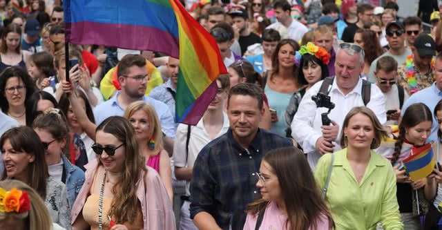 Warszawa uznała pierwsze małżeństwo jednopłciowe w Polsce. I zaprasza inne pary