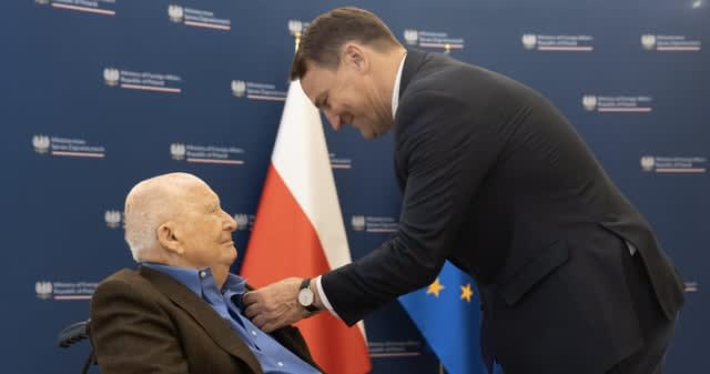 Poland honours 101-year-old Polish-Israeli Warsaw Uprising veteran