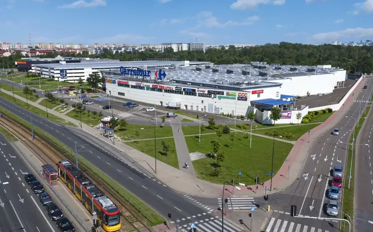 Afera na Bemowie: 1,2 tys. mieszkań zamiast galerii?