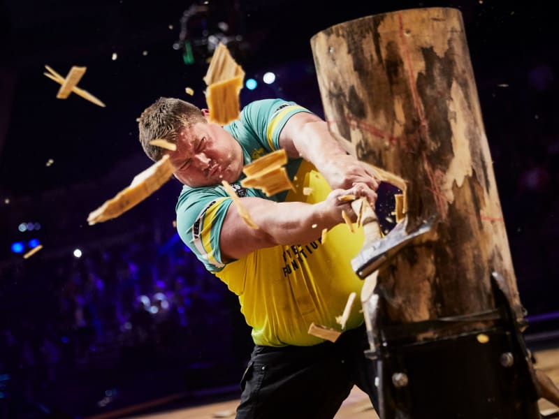 Matt Cogar -- Standing Block Chop Record 11.03 Seconds