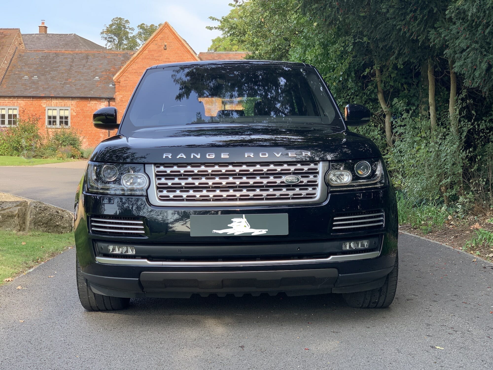 Range Rover VG - Triple O Car Rentals