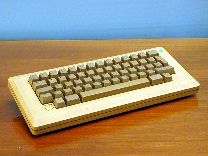 Macintosh 128k клавиатура