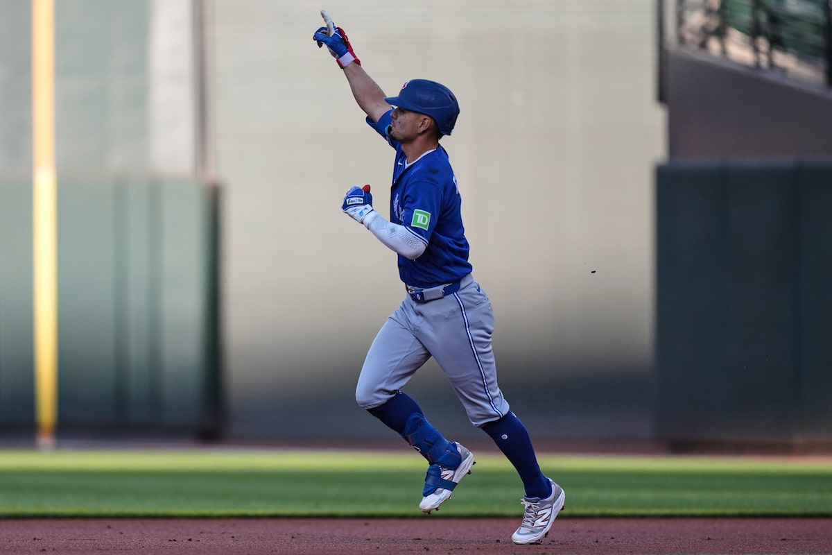 Toronto Blue Jays edge Baltimore Orioles 2-1 with bases-loaded walk in eighth inning