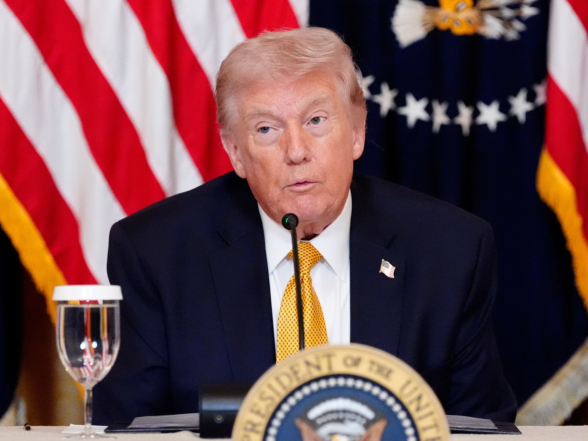 Un juez federal bloquea el cambio de nombre del Centro Kennedy impulsado por Trump