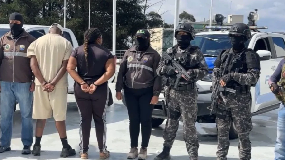 Detienen en Quito a alias La R, presunto cabecilla de Los Lobos vinculado a extorsión y robo de vehículos
