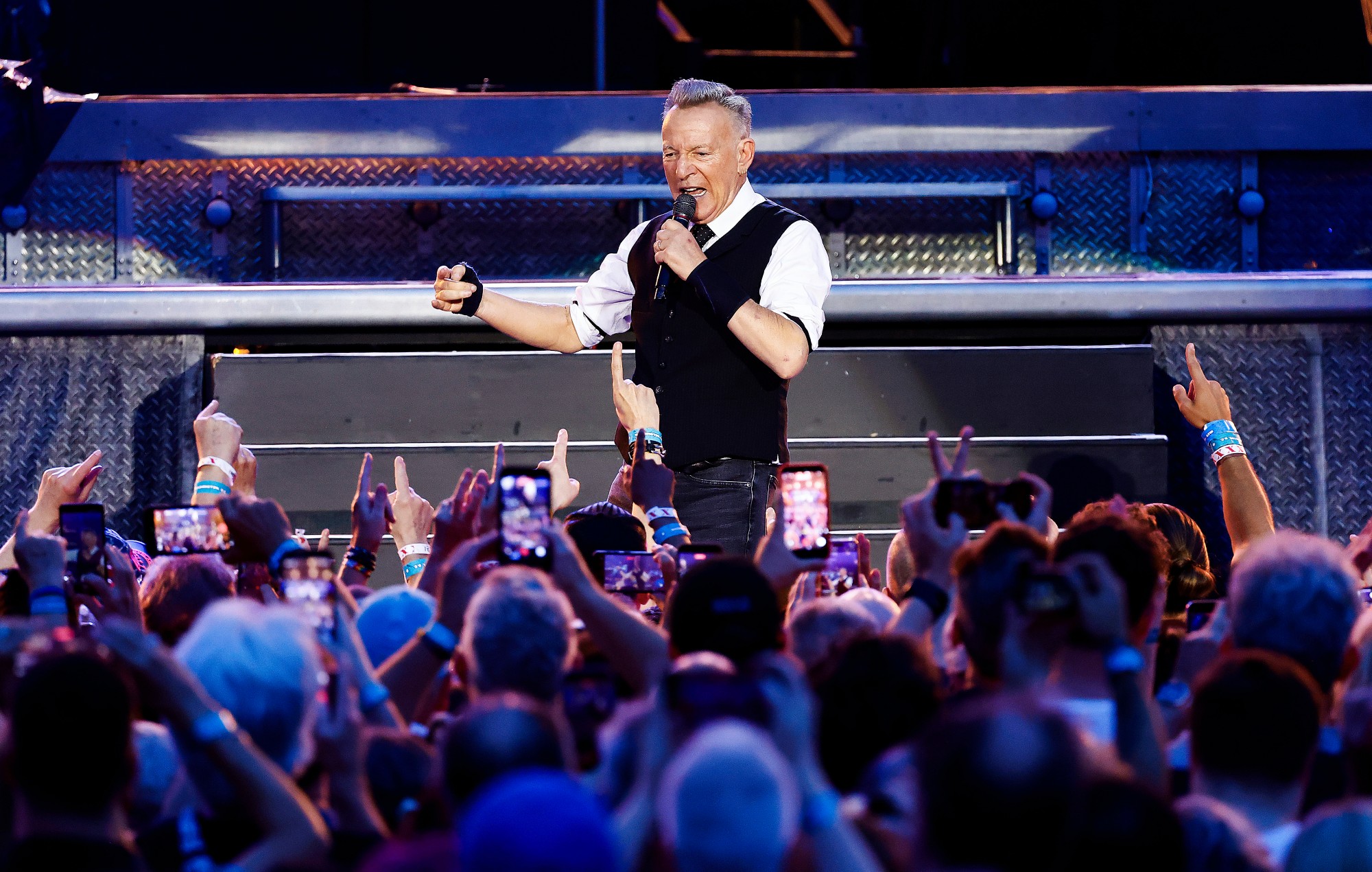 Bruce Springsteen criticises Trump’s proposed fund for Capitol rioters
