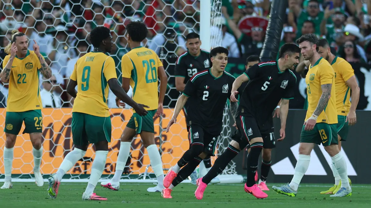 Socceroos edged 1-0 by Mexico in opening World Cup warm-up in Los Angeles