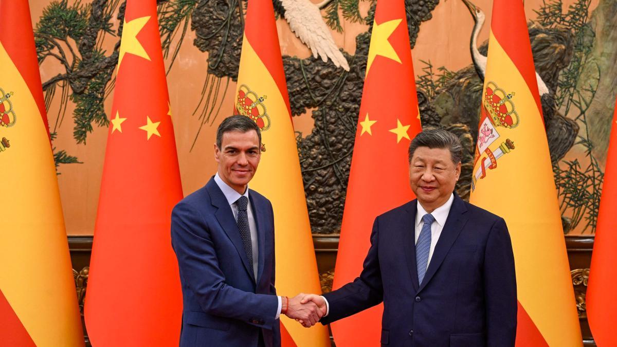 Tensiones internacionales por la política exterior del PSOE y sus vínculos con China