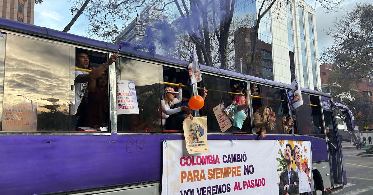 Elecciones en Colombia: la izquierda lidera en barrios populares y se polariza la campaña