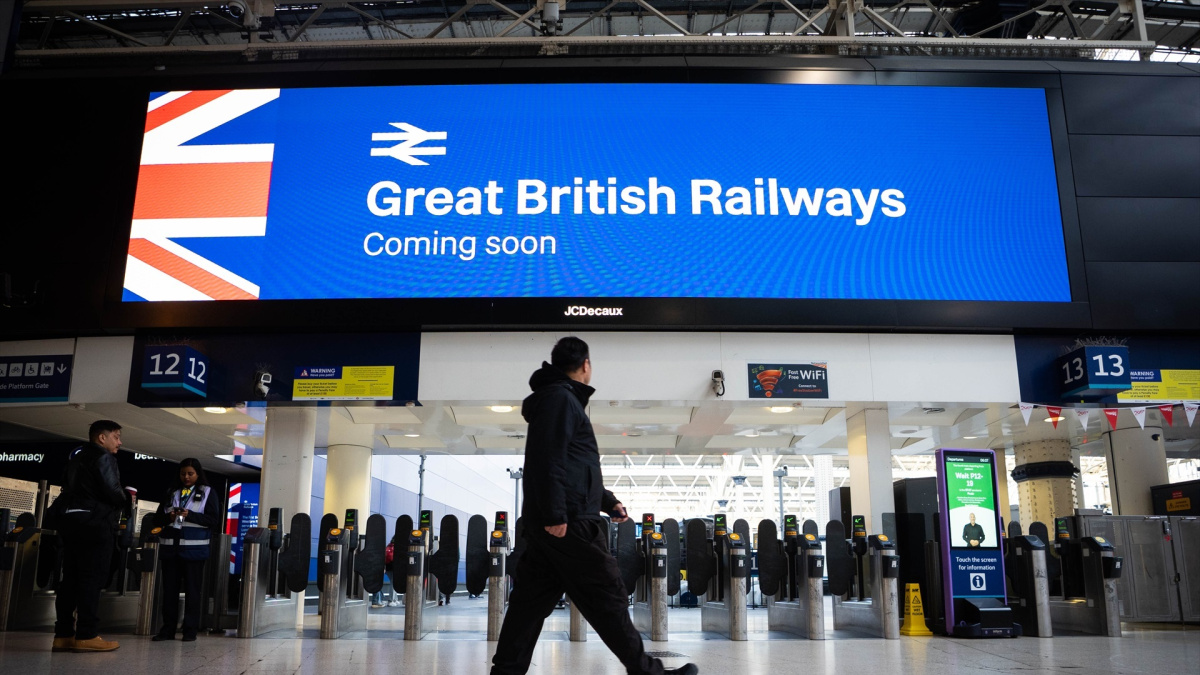El Reino Unido recupera la gestión pública de parte de su red ferroviaria y afecta a la participación de Globalvia en Go-Ahead