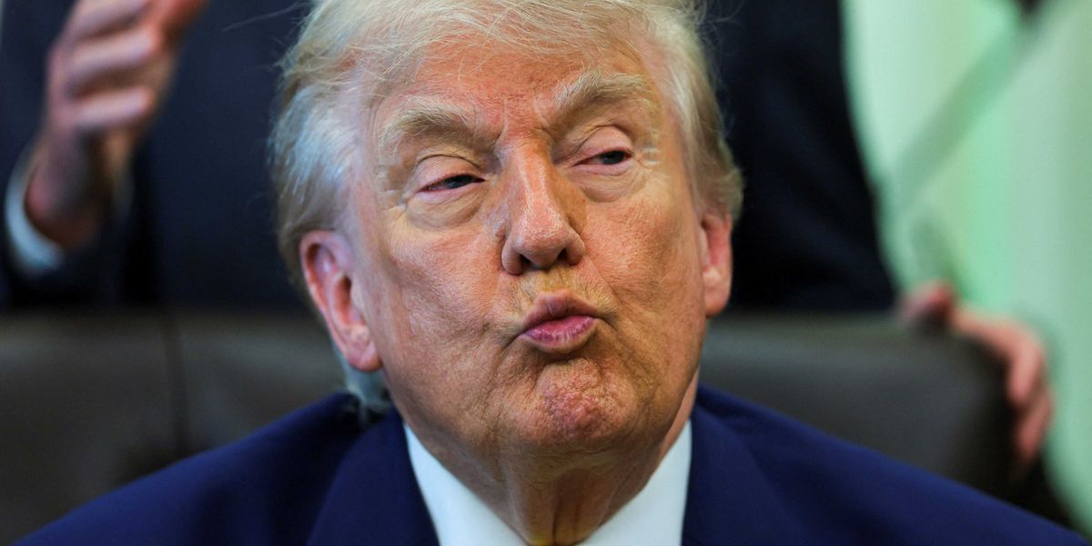 Kathy Hochul and Online Critics Mock Proposed Trump $250 Bill with Satirical Design
