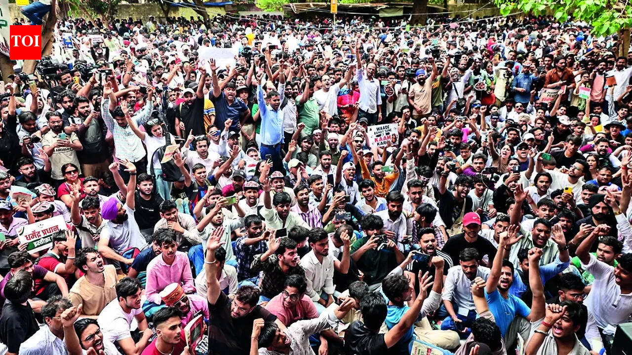 Cockroach Janta Party holds first protest in Delhi over examination irregularities