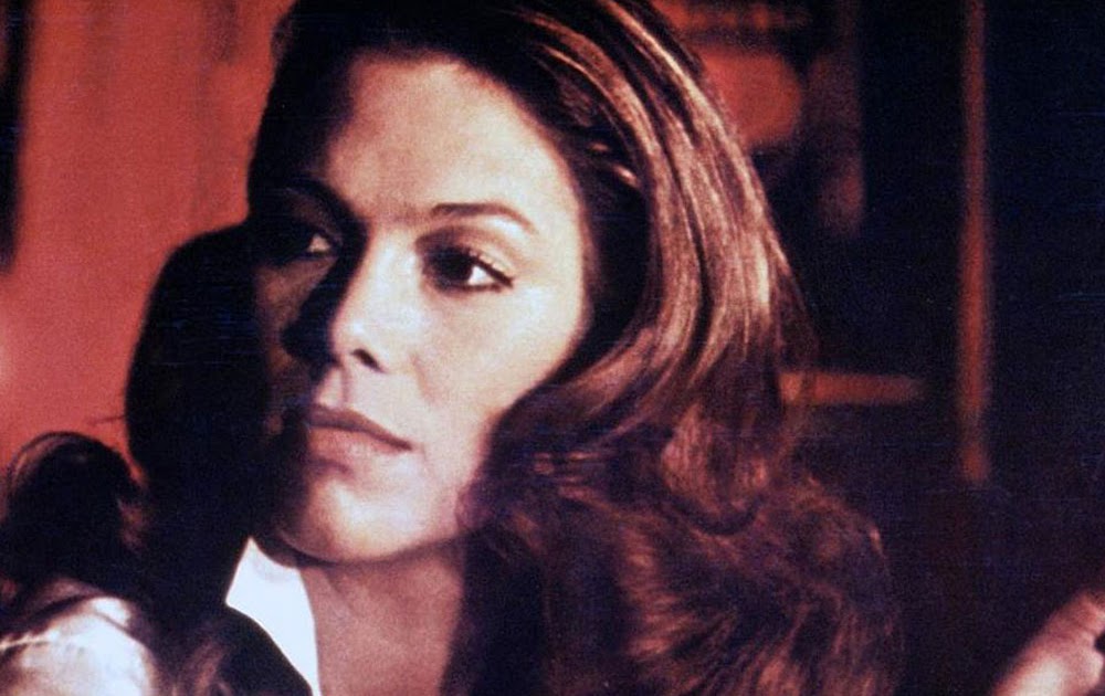 Rare Behind-the-Scenes Photos Reveal Kathleen Turner’s Breakthrough Experience Filming Body Heat (1981)