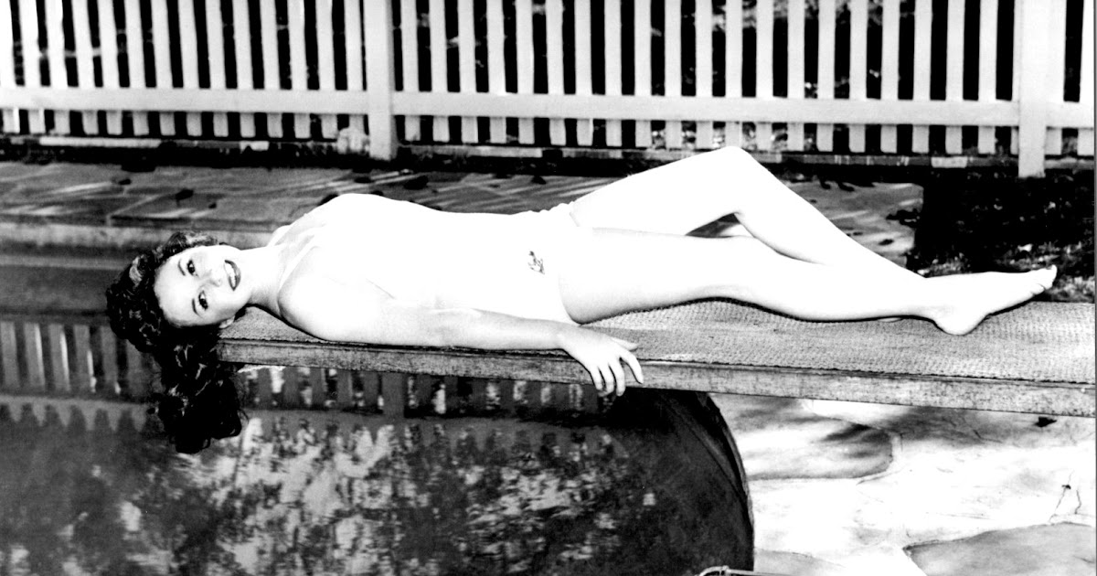 A Look at Susan Hayward’s Swimsuit Publicity Portraits and Hollywood Style in the 1940s and 1950s