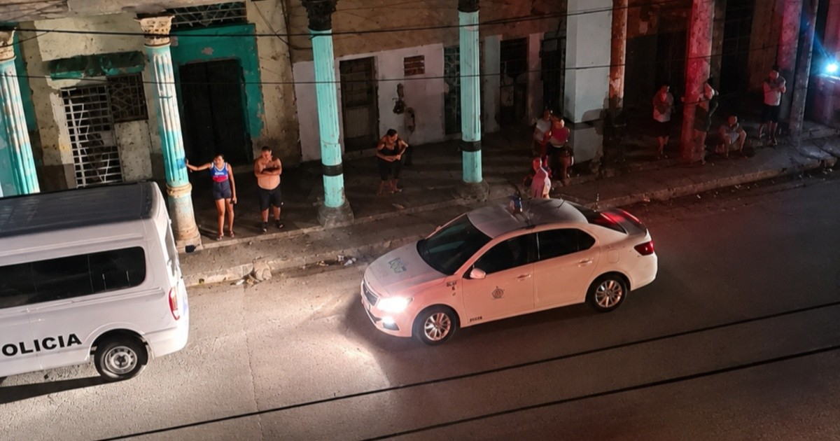 Despliegue policial en El Cerro tras cacerolazos por crisis de servicios en La Habana