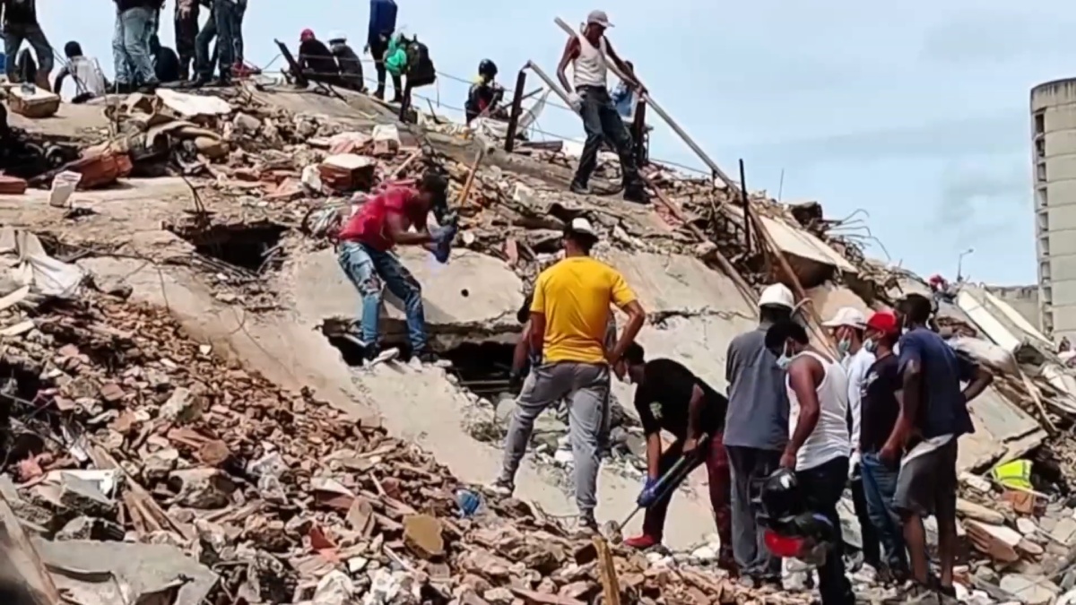 Continúan los rescates en La Guaira tras el doble sismo en Venezuela