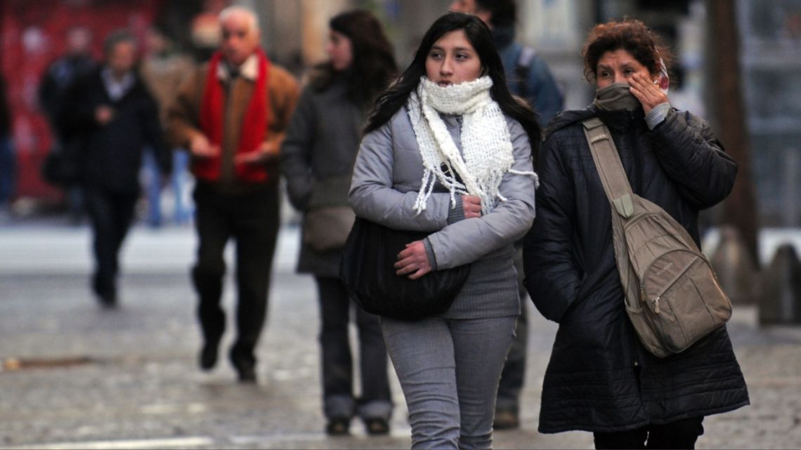 Persistencia de una masa de aire polar provoca temperaturas extremas y heladas en gran parte de Argentina